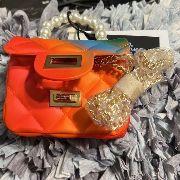 MINI Jelly Bag with Faux Pearl Handle. Gold link chain included. NWT - Picture 2 of 3